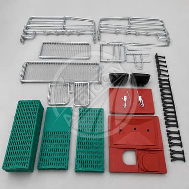 Farrowing Crate Hot Dip Galvanized Steel Sow Pig Gestation Birthing Farrowing Pen For Pig Farm Piglet Protection