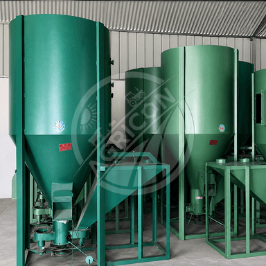 Feed Mixing Grinding Machine 500 Kg/h Multifunctional Pure Copper Motor Durable Carbon Steel For Poultry Livestock Farm